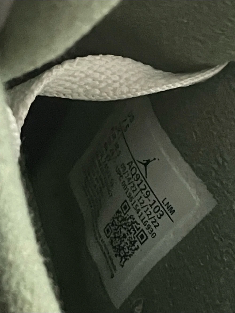 Jordan 4 Retro Seafoam Sneakers